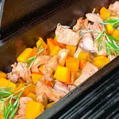 Ile gotować gulasz z indyka, aby mięso było idealnie miękkie?