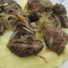 Jak przygotować wątróbkę, żeby była miękka i smaczna w 5 krokach