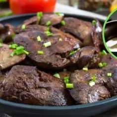 Na czym smażyć wątróbkę drobiową, by uniknąć nieprzyjemnych smaków?