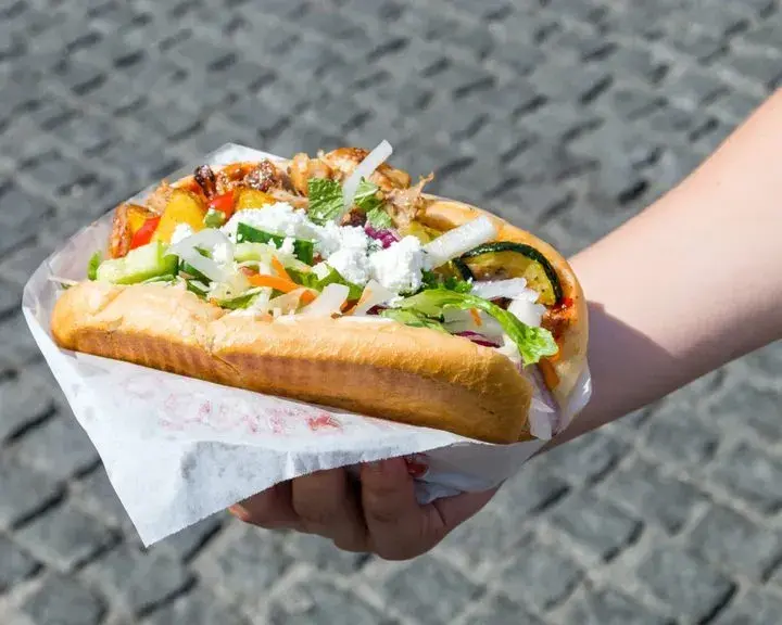 Ile kalorii ma kebab box z frytkami? Zaskakujące fakty o kaloriach