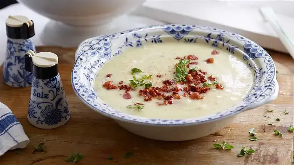 Zdjęcie Jakie przyprawy do zupy ziemniaczanej, by zaskoczyć smakiem?