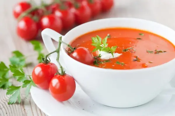 Jak ugotować zupę pomidorową - prosty przepis na pyszny smak