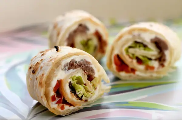 Pyszna tortilla z szarpaną wieprzowiną - proste przepisy na każdą okazję