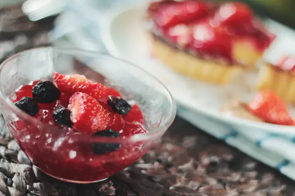 Jak zrobić owoce w galaretce – prosty przepis, który zachwyci każdego