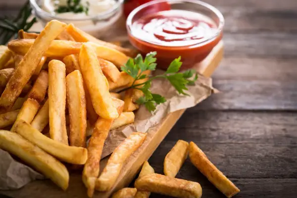 Najlepsze odmiany ziemniaków na frytki, które zachwycą smakiem